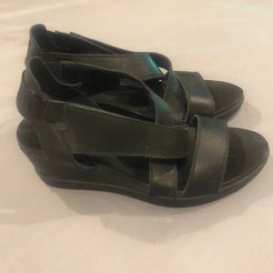 Women’s Bloom Aerosole shoes size 8.5 wedge style